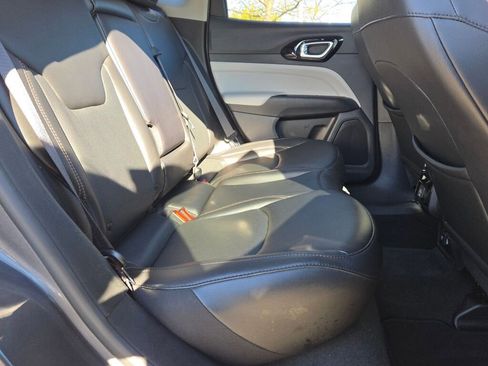 Used 2022 Jeep Compass Limited image 9