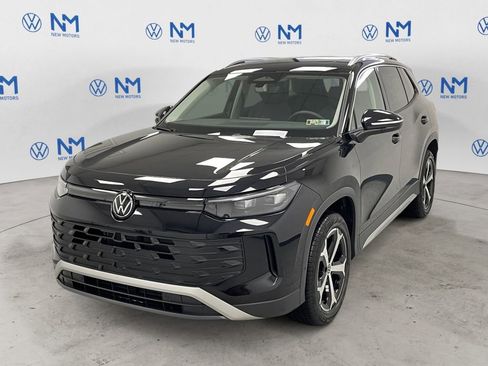 New 2026 Volkswagen Tiguan SE image 1