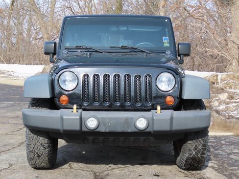 Used 2010 Jeep Wrangler Unlimited Sport image 4