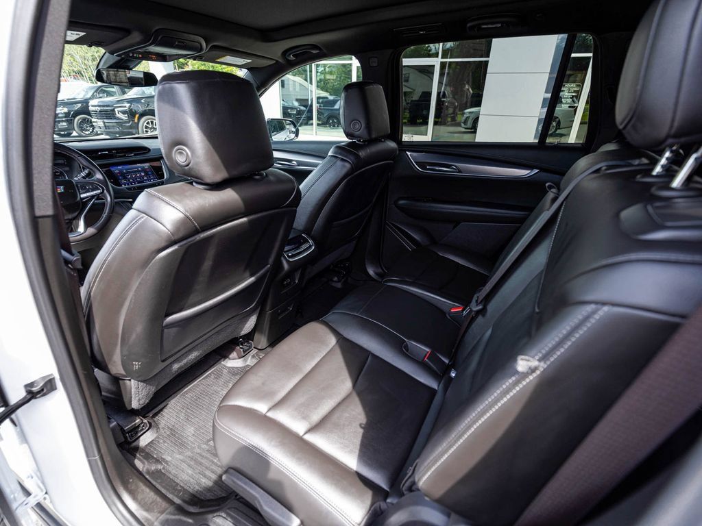 Used 2024 Cadillac XT6 Luxury w/ LPO, Floor Liner Package AWD/4WD image 28