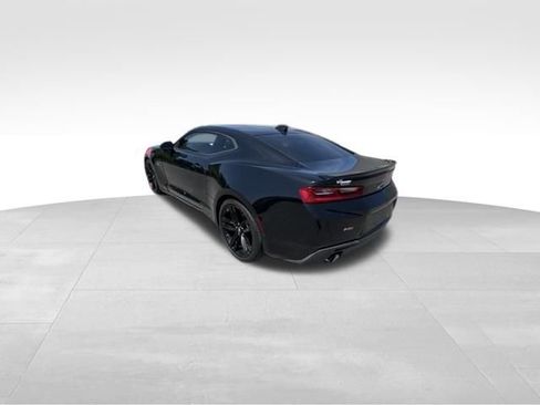 Used 2017 Chevrolet Camaro LT RWD image 9