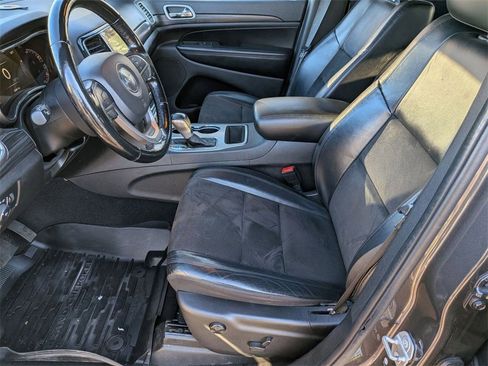 Certified 2021 Jeep Grand Cherokee Laredo X image 12