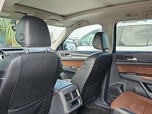 Used 2022 Volkswagen Atlas SEL Premium AWD/4WD image 10