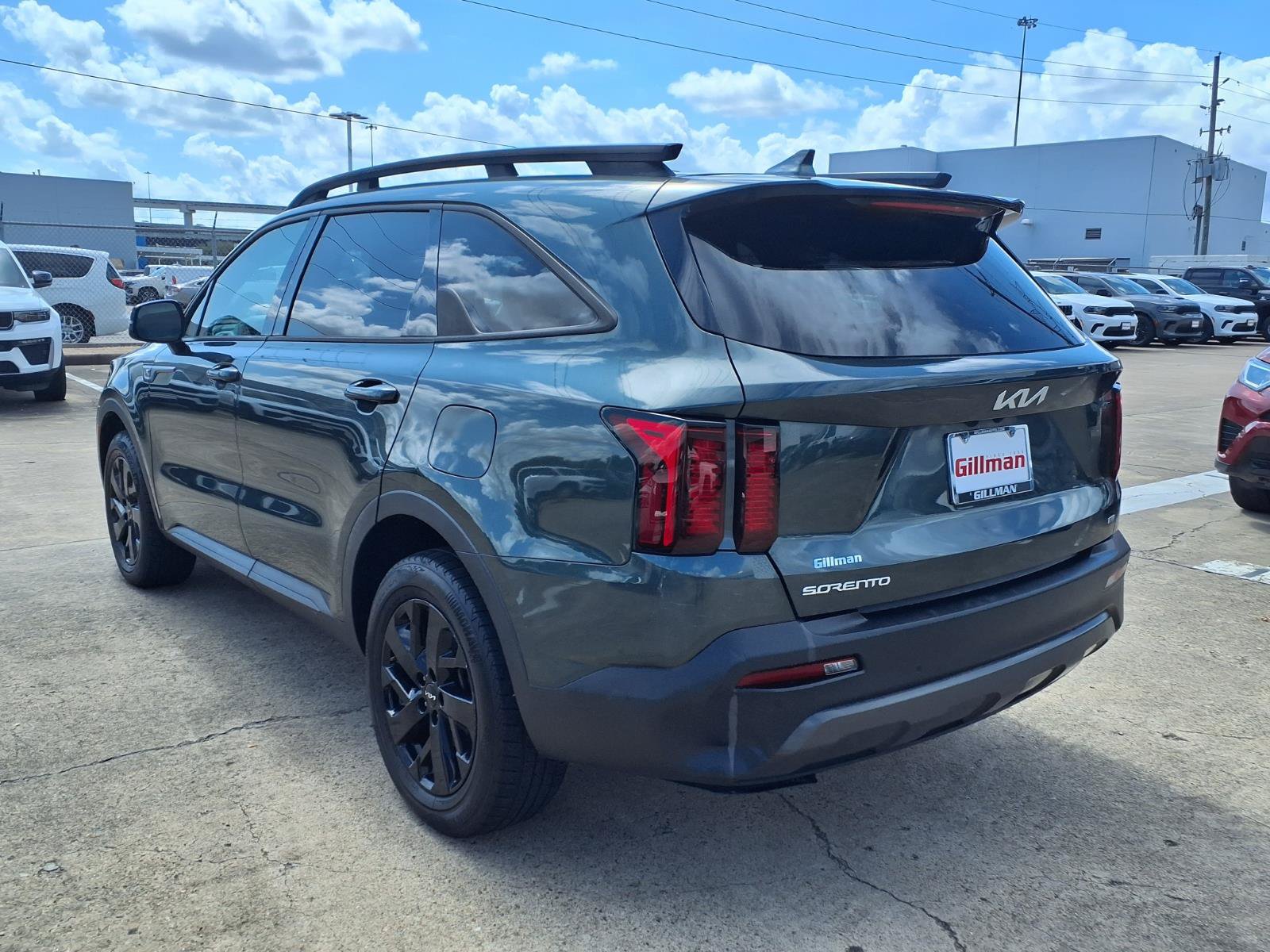Used 2023 Kia Sorento S w/ Panoramic Sunroof Package AWD/4WD image 4