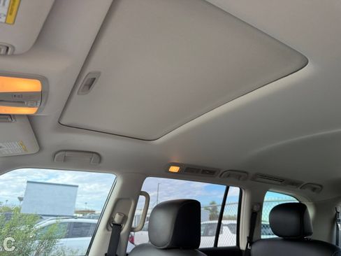Used 2018 INFINITI QX80 4WD w/ Deluxe Technology Package image 16