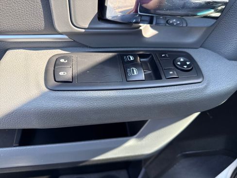 Used 2018 RAM 5500 Tradesman w/ Power & Remote Entry Group image 11