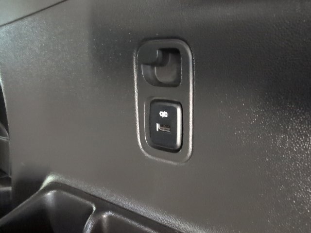 Used 2023 Chevrolet Traverse LT AWD/4WD image 36