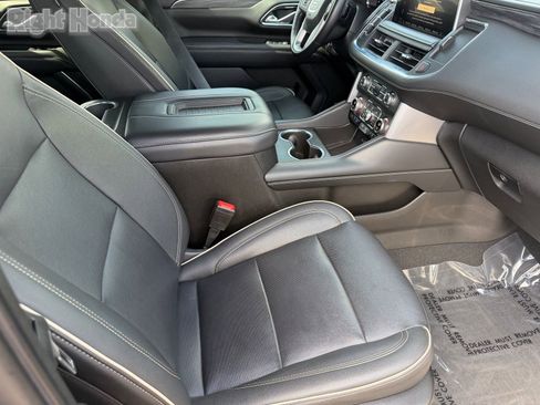 Used 2023 GMC Yukon SLT AWD/4WD image 13