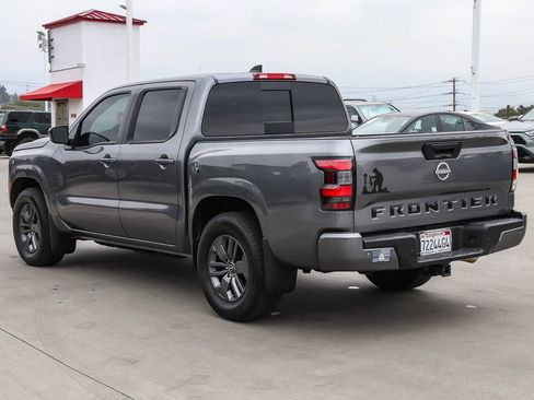 Used 2025 Nissan Frontier SV w/ SV Convenience Package RWD image 5