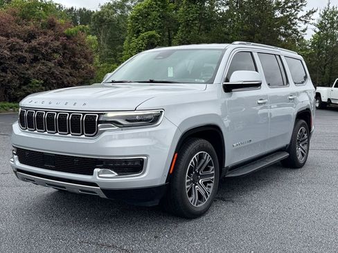 Used 2022 Jeep Wagoneer Series III w/ Rear Seat Video Group 1 image 7