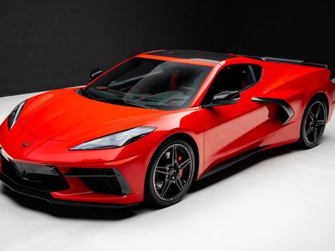 Used 2020 Chevrolet Corvette Stingray Premium Cpe w/ 3LT Preferred Equipment Group RWD image 5