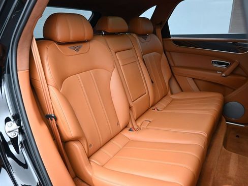 Used 2019 Bentley Bentayga AWD/4WD image 25