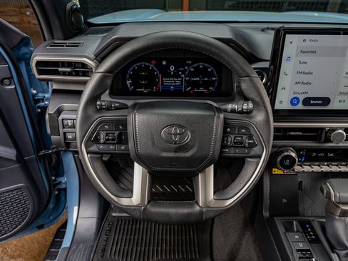 Used 2025 Toyota 4Runner Limited image 19