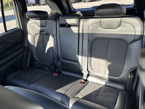 Used 2023 Jeep Grand Cherokee Altitude AWD/4WD image 23