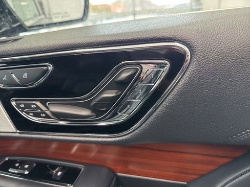 Used 2023 Lincoln Navigator Reserve AWD/4WD image 19