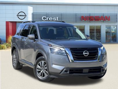 Used 2024 Nissan Pathfinder SV