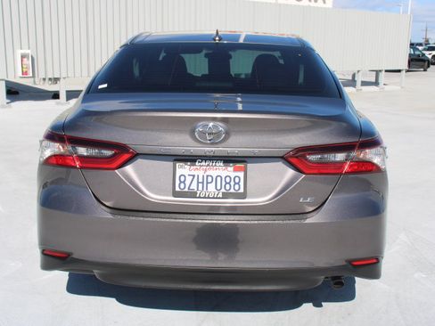 Certified 2022 Toyota Camry LE FWD image 4