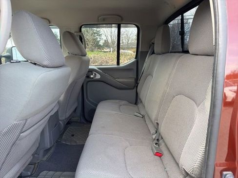 Used 2017 Nissan Frontier SV image 15