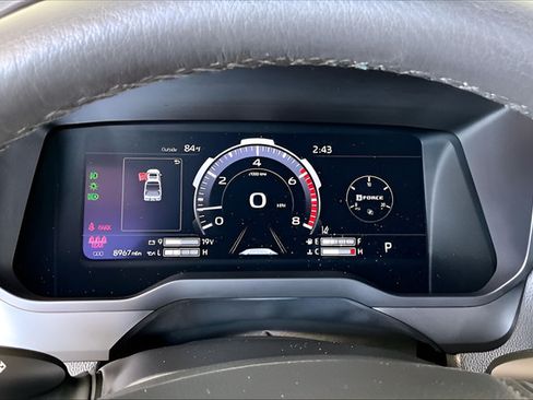 Used 2025 Toyota Tundra Limited AWD/4WD image 12