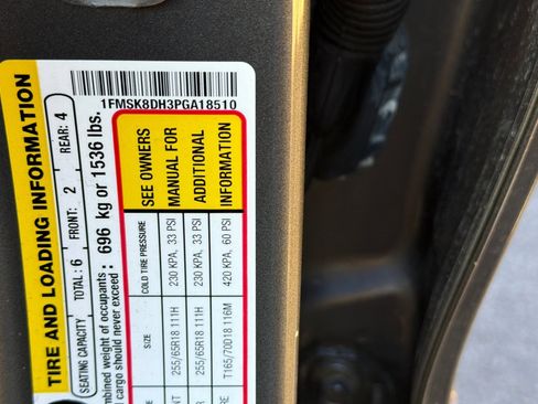 Used 2023 Ford Explorer XLT image 30