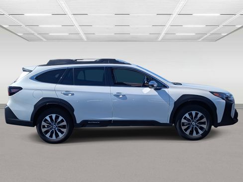 Used 2024 Subaru Outback Touring image 7