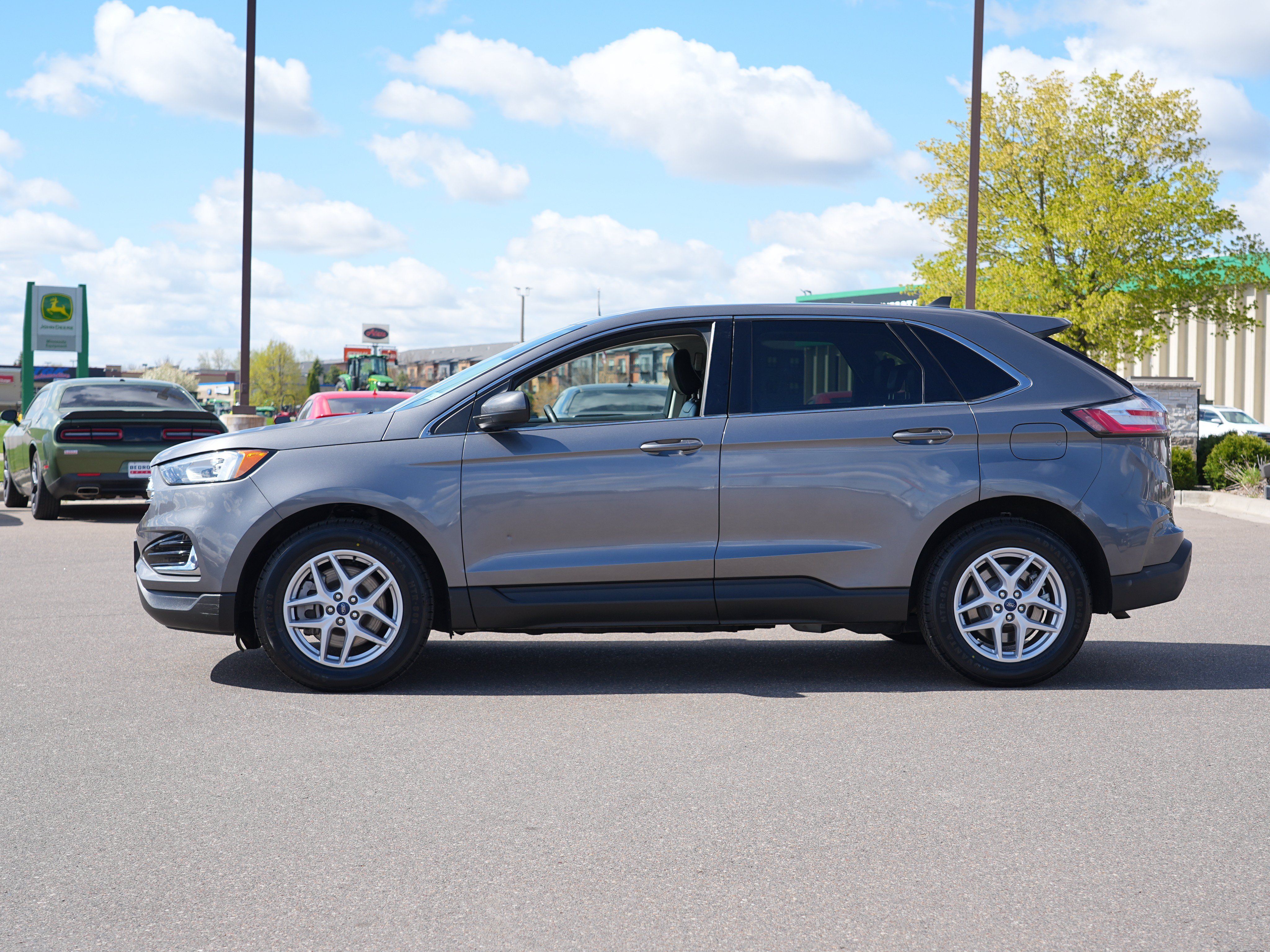 Used 2022 Ford Edge SEL AWD/4WD image 6