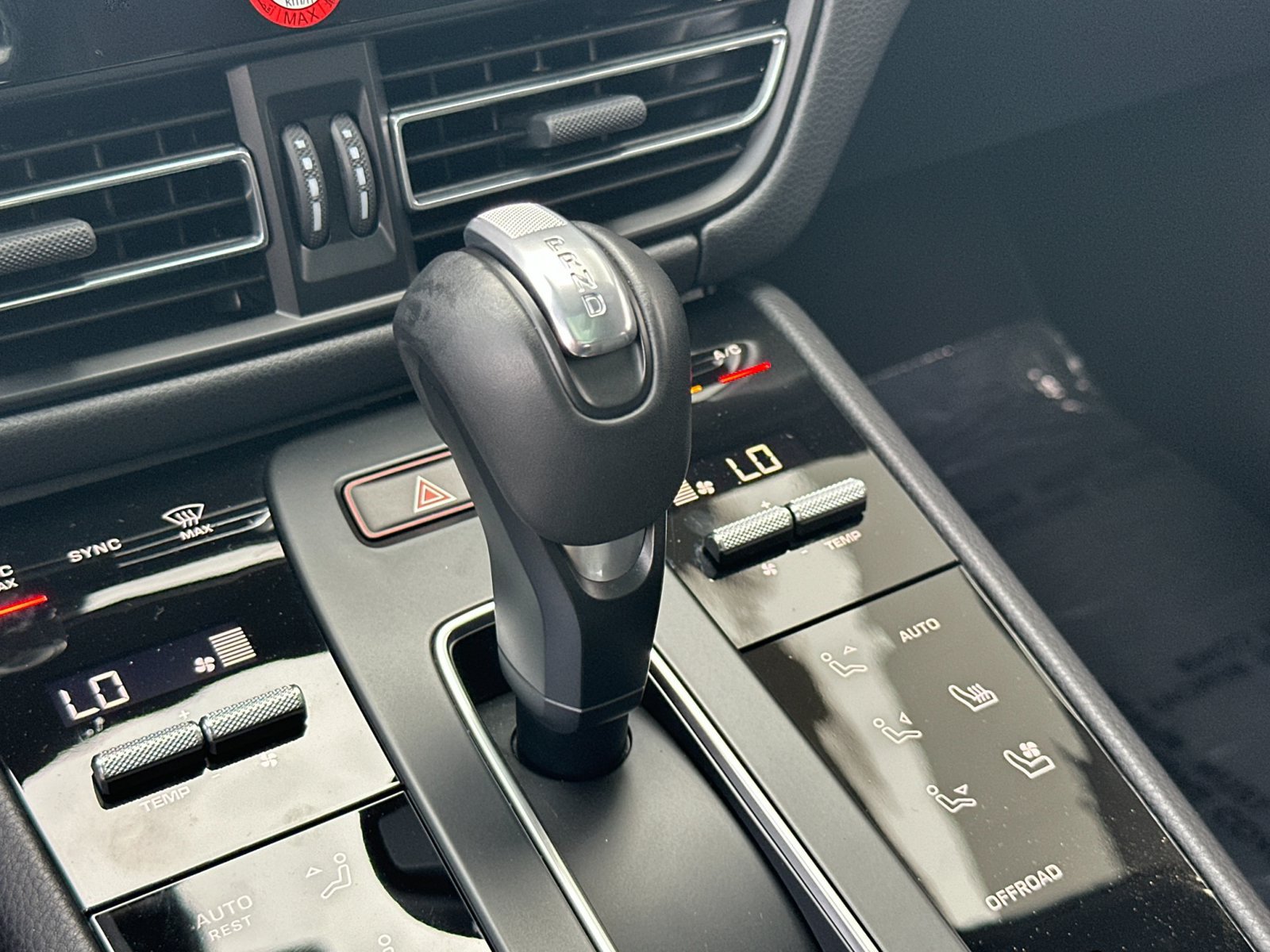 Certified 2026 Porsche Macan AWD/4WD image 34