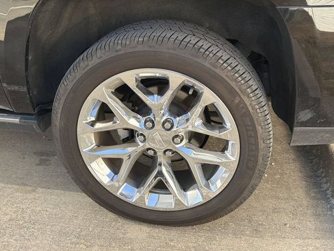 Used 2018 Cadillac Escalade ESV Premium Luxury AWD/4WD image 5