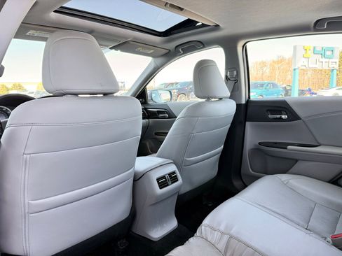 Used 2017 Honda Accord EX-L image 22