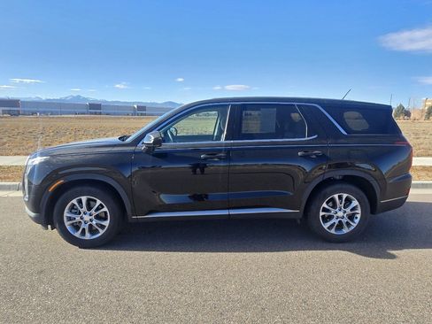Used 2022 Hyundai Palisade SE image 2