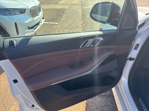 Used 2025 BMW X5 xDrive40i w/ M Sport Package image 13