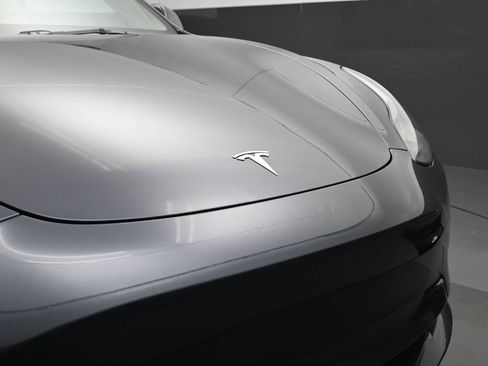 Used 2023 Tesla Model 3 Standard Range image 11