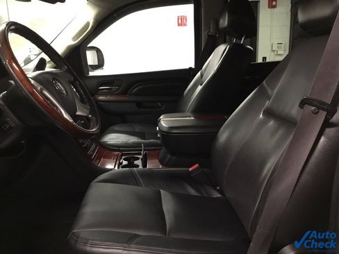 Used 2011 Cadillac Escalade EXT Luxury image 31