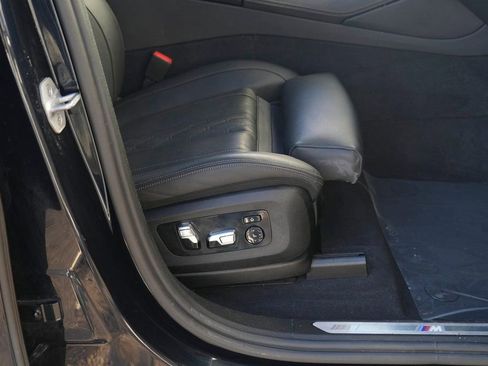 Used 2023 BMW X6 xDrive40i w/ Executive Package image 35