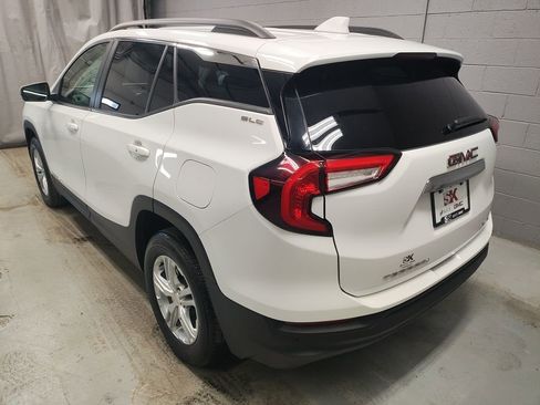 Used 2023 GMC Terrain SLE w/ Driver Convenience Package image 21