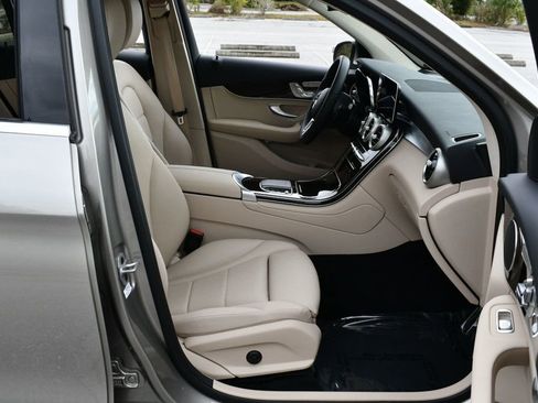 Used 2022 Mercedes-Benz GLC 300 image 46