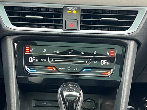 New 2025 Volkswagen Taos SEL image 25