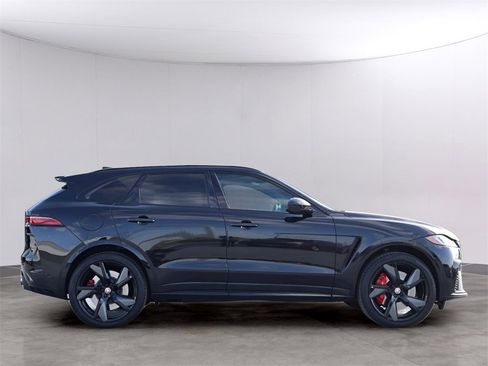 Used 2022 Jaguar F-PACE SVR image 4