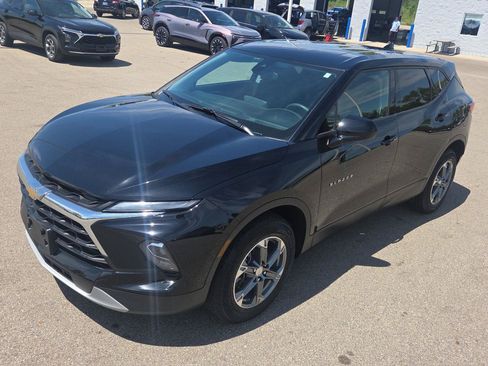 Used 2025 Chevrolet Blazer LT AWD/4WD image 10