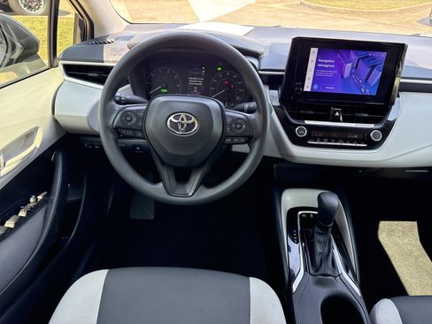 Used 2024 Toyota Corolla LE image 12