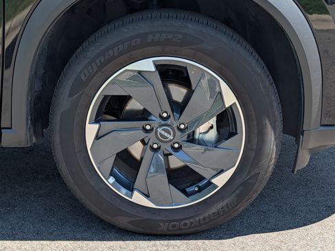Used 2026 Nissan Rogue SV AWD/4WD image 15