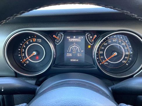 Certified 2022 Jeep Gladiator Sport AWD/4WD image 11
