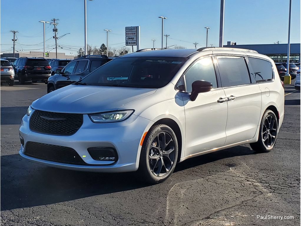 New 2026 Chrysler Pacifica Select w/ S Appearance Package FWD image 19