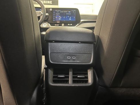 Used 2025 Chevrolet Equinox LT image 63