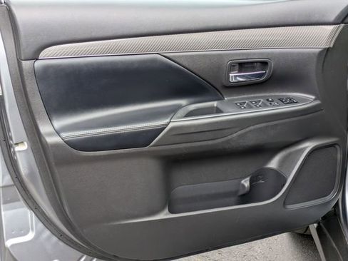 Used 2020 Mitsubishi Outlander ES AWD/4WD image 12