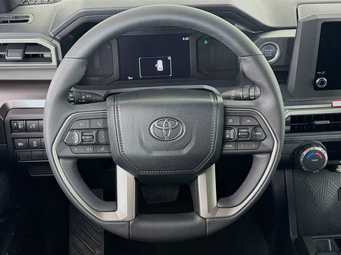 Used 2026 Toyota 4Runner SR5 RWD image 18