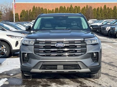 New 2026 Ford Explorer Active w/ Active Comfort Package image 3