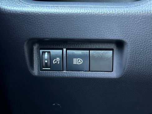 Used 2025 Toyota RAV4 XLE FWD image 30