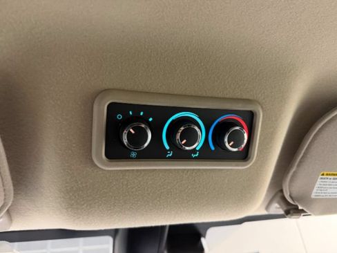 Used 2024 Chevrolet Express 3500 LT w/ LT Preferred Equipment Group RWD image 20