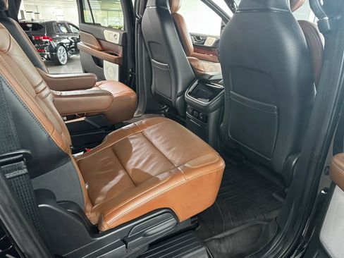 Used 2022 Lincoln Navigator L Reserve AWD/4WD image 16